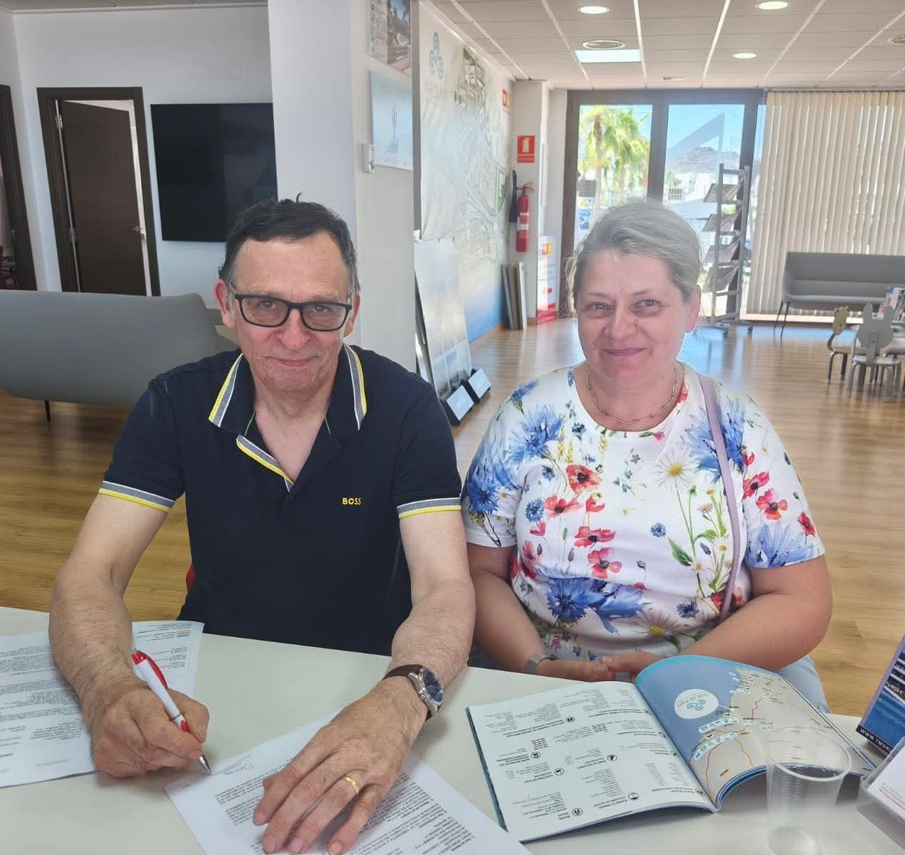 Klanten die bij Secundo tekenen voor een appartement in Costa Almer&iacute;a